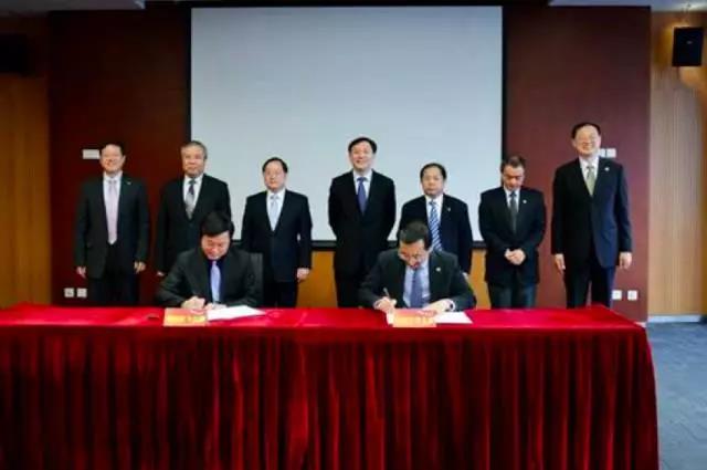2015年4月10日，中国商用飞与上海交大签署了第二轮战略合作框架协议.jpg