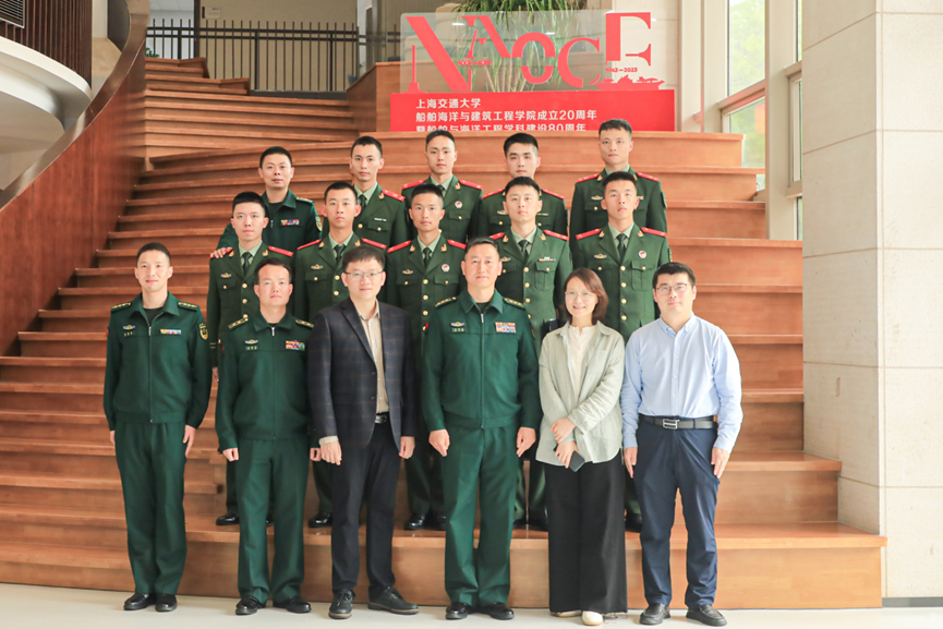 武警上海总队某部与船建学院开展联学共建教育活动