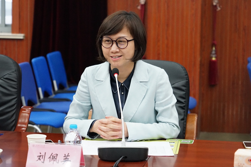 刘佩英1.jpg