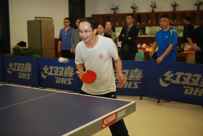2018-12-21-三队乒乓球友谊赛-张雅摄 (7).jpg