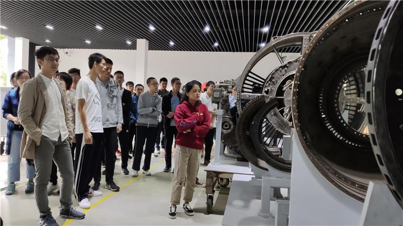 【图1】2019-09-22 工科平台学生参观临港实验基地@交大航空发动机研究院 (10).jpg