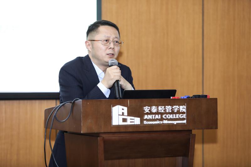 渤海商品交易所董事长、2013CCTV中国经济年度人物阎东升博士发言.jpg