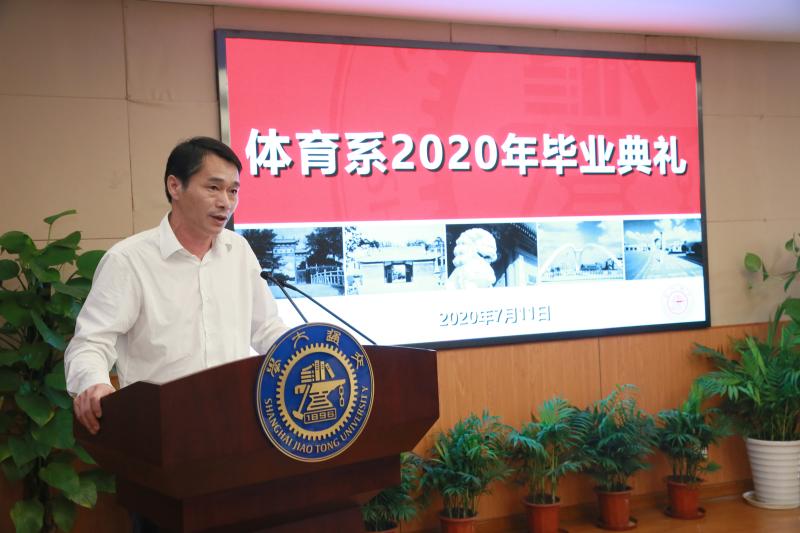 毕业生的李兆聪,谷倩,以及获评2020年上海交通大学优秀毕业生的孙艺珊