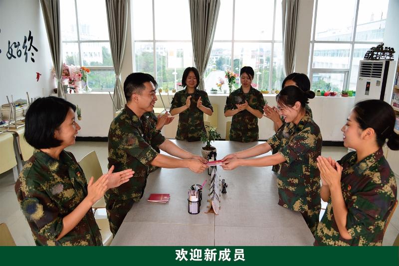 图2 部队党团会议.jpg