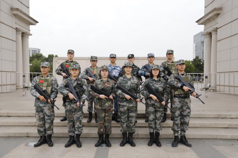 图5 参与征兵海报拍摄.JPG