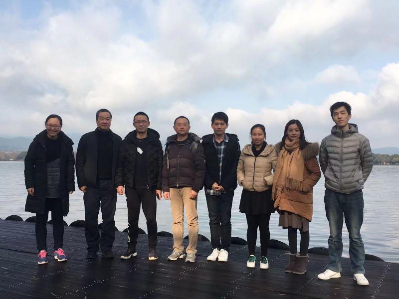 5-会议间隙与老师同学合影.jpg