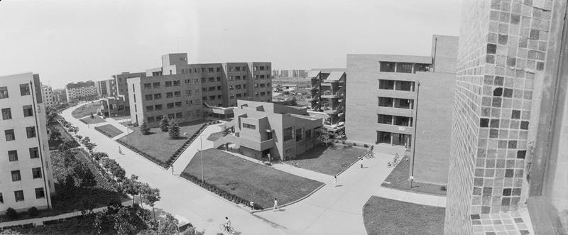 07  1989年8月30日，地处闵行的交大二部已经建成为一个完全崭新的校园_副本.jpg