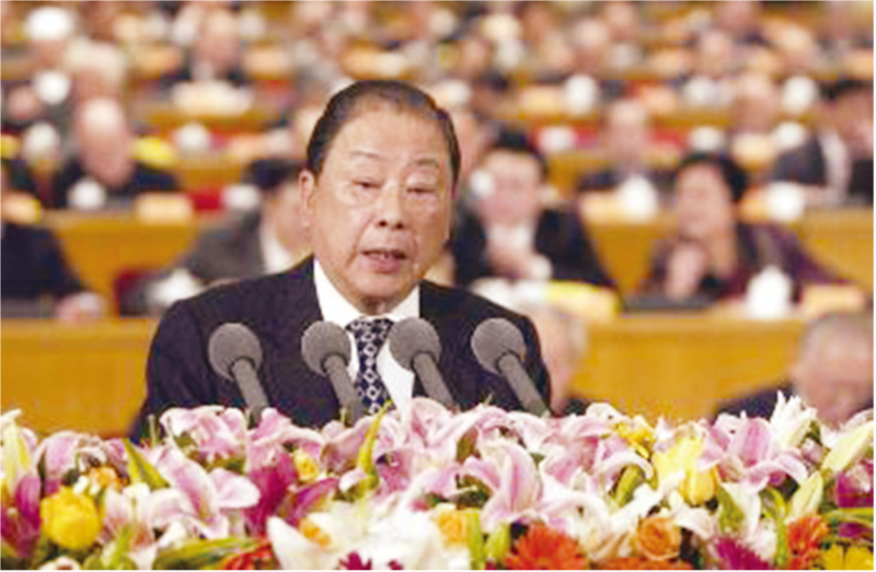 2002年，胡法光在全国政协九届五次会议上发言.png