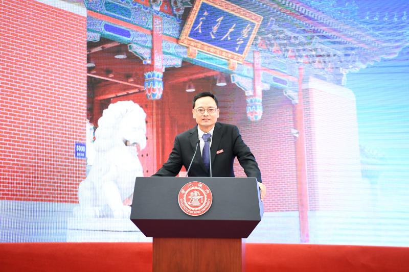 陈光明学长讲话.jpg
