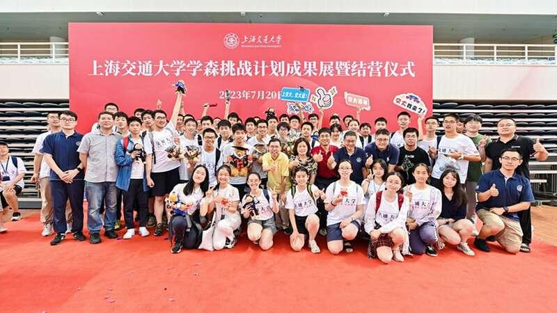 img_96ebf96cd705d64448af6cb3f6d719c6ad_c.jpg