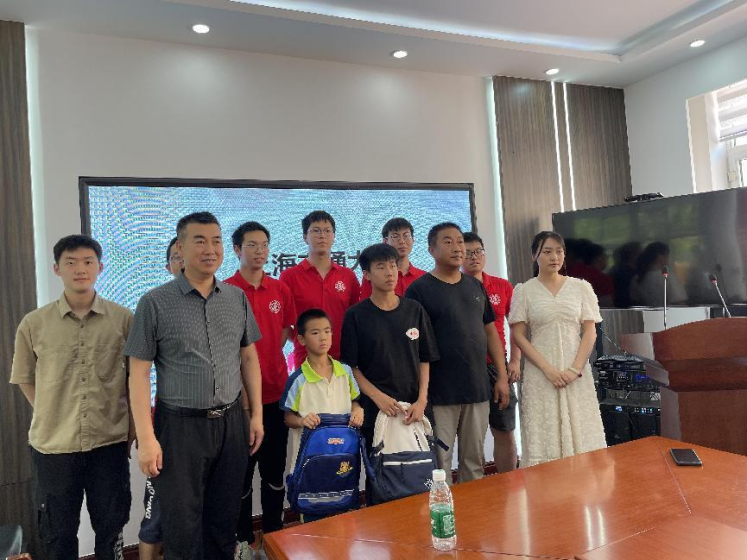 （赵青韵改）[二十大精神专项宣讲实践]“AI赋能美丽家乡”乡村振兴实践团在赤峰市乡村振兴一线744.png