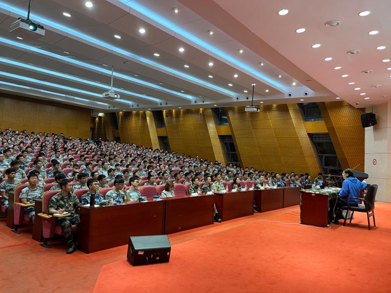 何建明报告现场2.jpg