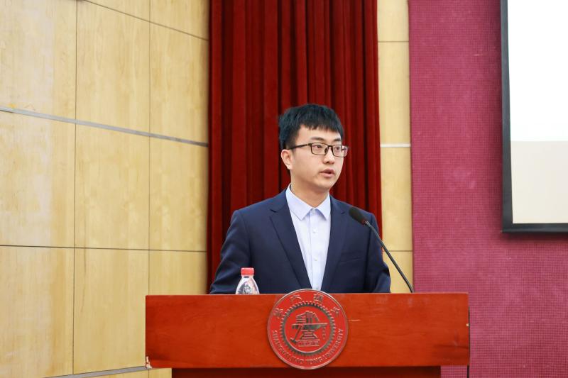 配图11学生分会主席刘送进就职宣誓并报告工作计划.JPG