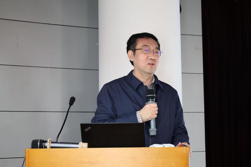 图3-上海交通大学自动化系主任杨博致辞.JPG