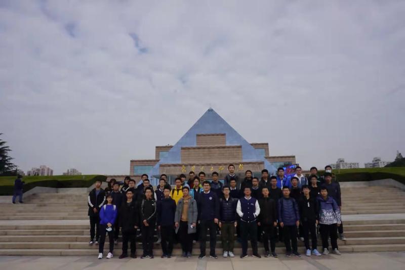 9. 龙华烈士陵园.jpg