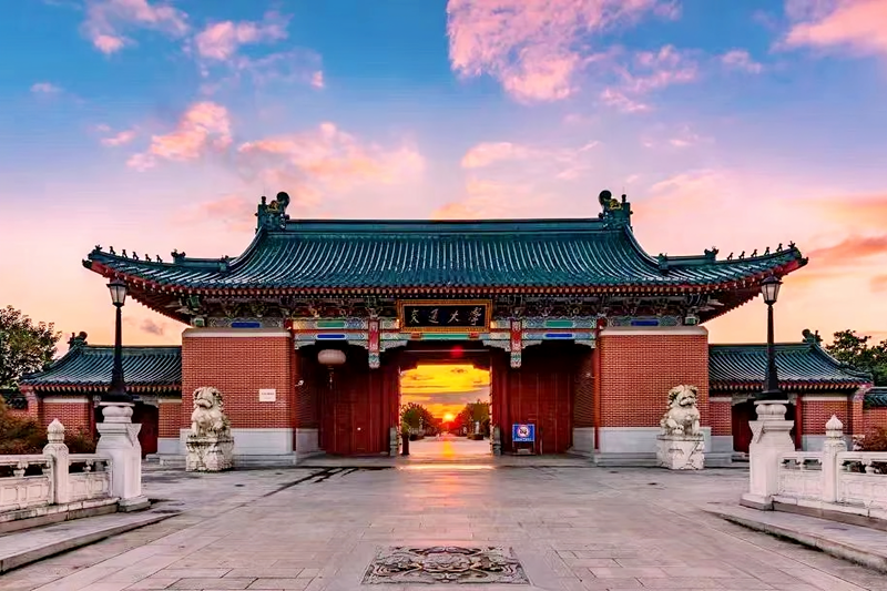 上海交通大学师生热议2025年全国两会