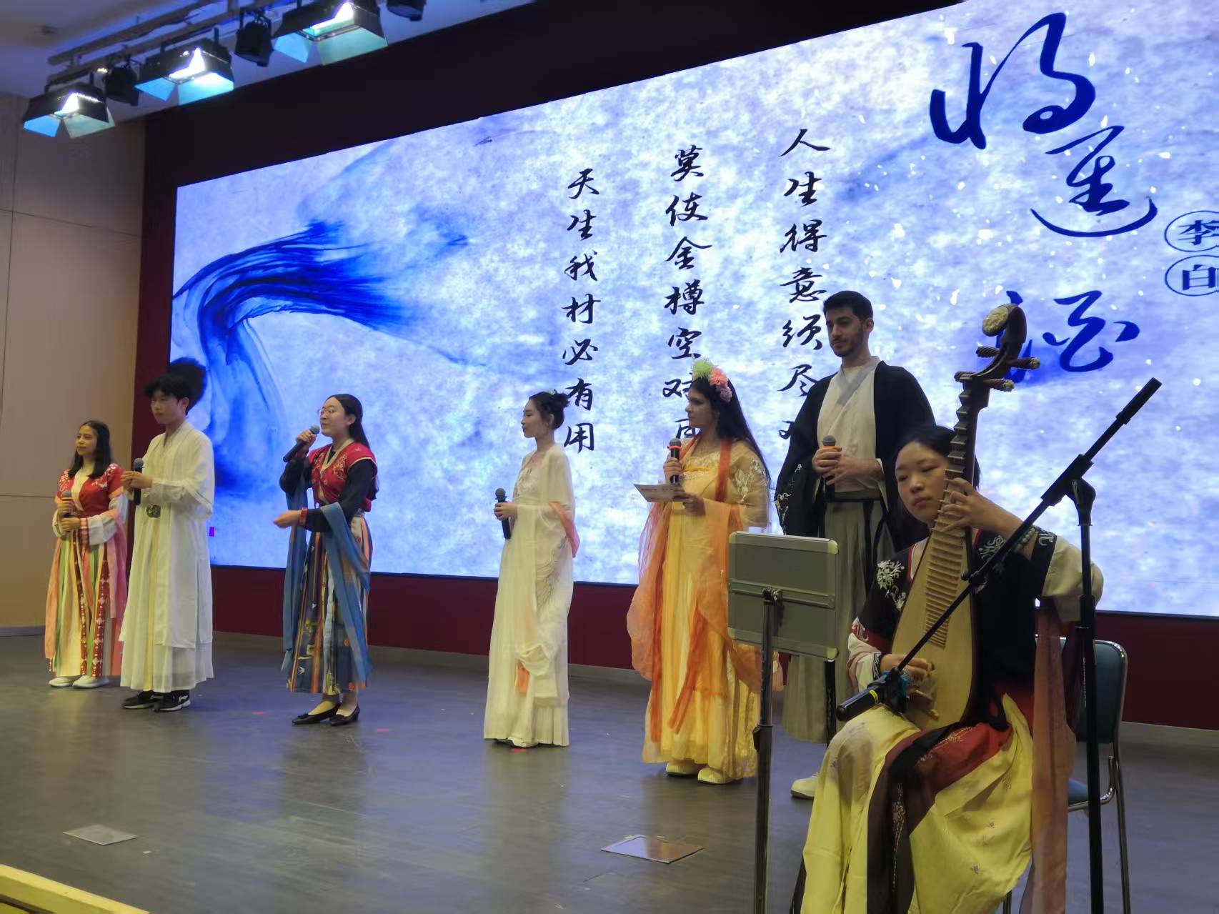 上海交通大学开展世界读书日系列活动，发布《2024年上海交通大学学生阅读报告》——