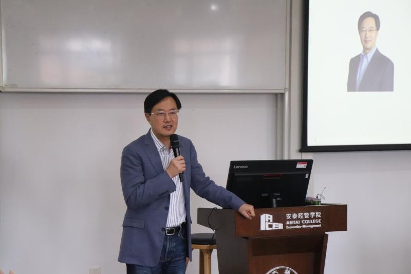 安泰经管学院发布《“人工智能+”行业发展蓝皮书》