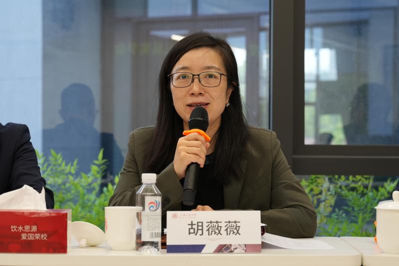 胡薇薇总结讲话.JPG