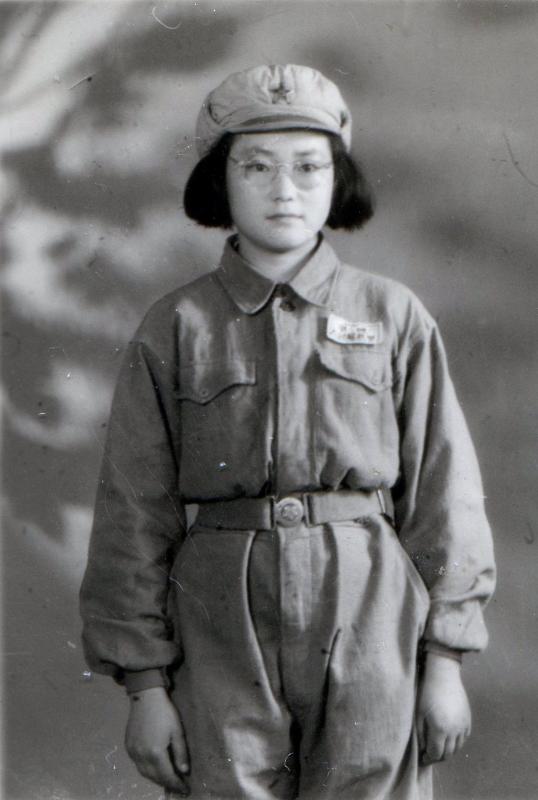 【图7】1953年李均在雷达部队.jpg
