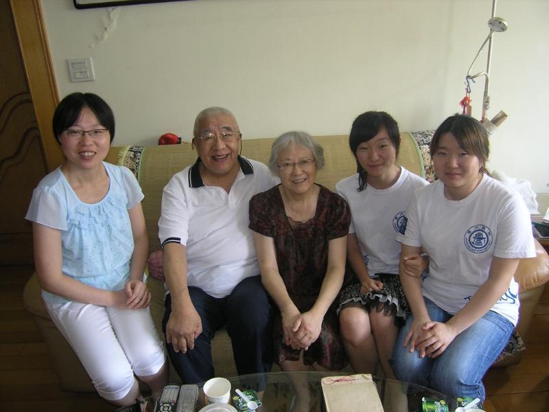 【图10】李均夫妇接受交大师生采访（左起孙萍、孙仲康、李均、吉运韵、余悦）.JPG