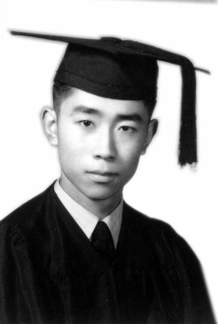 【图08】指导雷达站建设的交大电机系教师张良起，图为1946年张良起交大毕业照.jpg