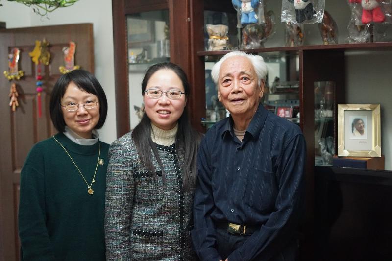 【图16】沈肇圻与采访人员合影（左起：漆姚敏、孙萍、沈肇圻）.JPG