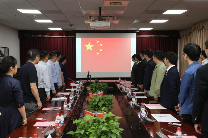 唱国歌.JPG