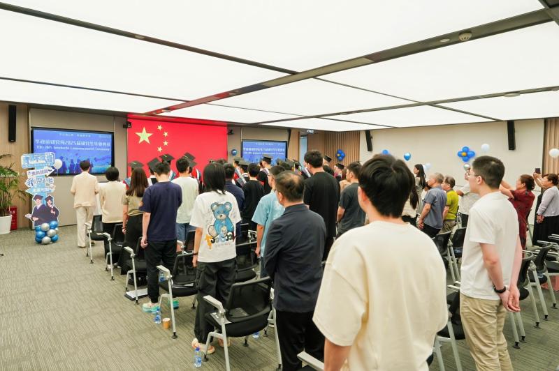 2奏唱国歌.jpg