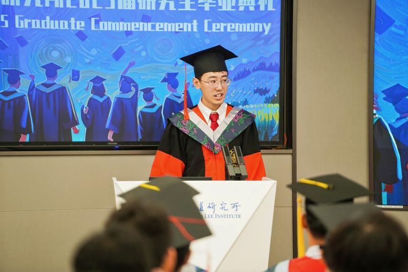 6毕业生发言1.jpg