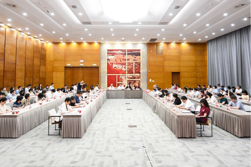 上海交通大学召开庆祝中国共产党成立104周年座谈会（报送稿）694.png