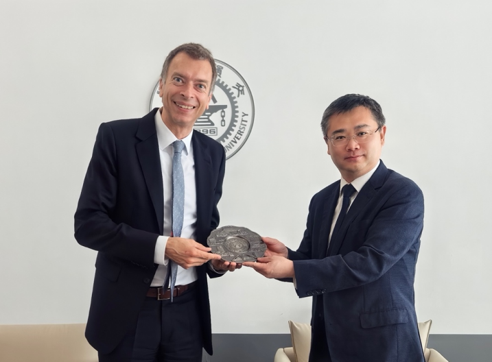 国际原子能机构（IAEA）人事司司长彼得·福洛贝一行访问上海交通大学
