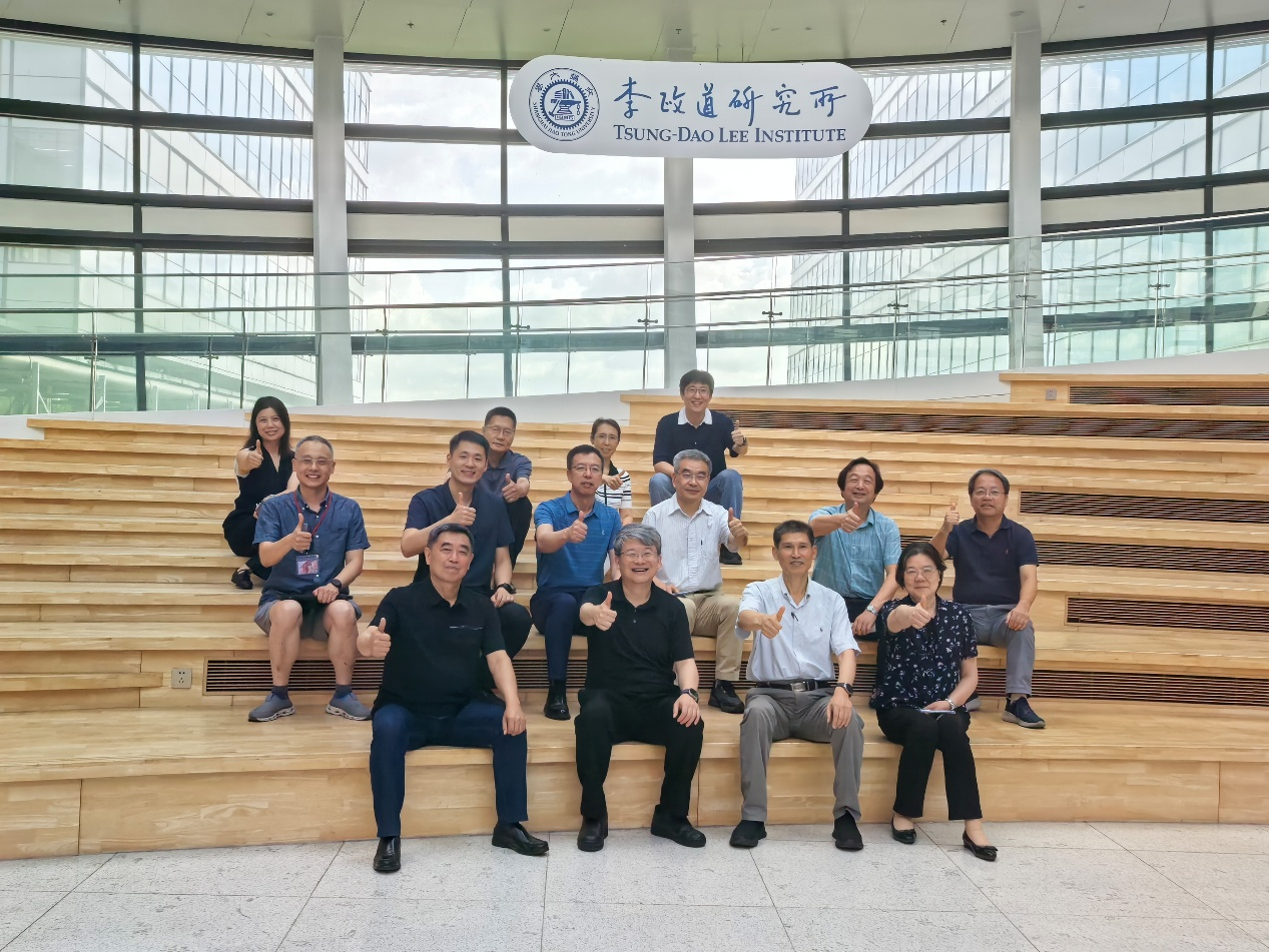 中国科学院原副院长詹文龙一行到访李政道研究所
