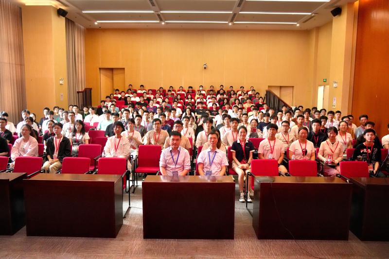 2025年度上海交通大学物理与天文学院物理学科优秀大学生夏令营举办