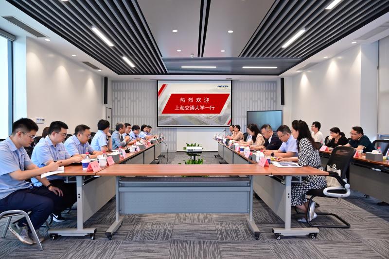 永新会议室合影.jpg