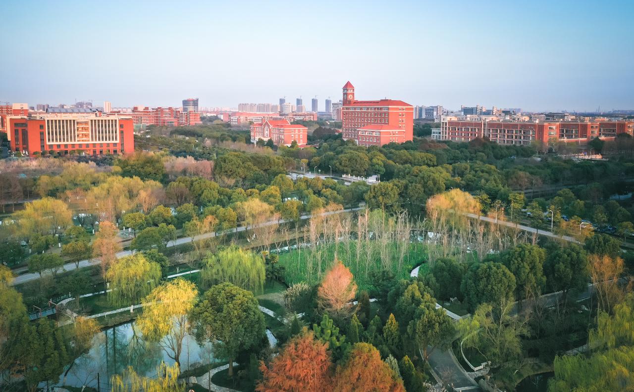 上海交通大学召开深入贯彻中央八项规定精神学习教育总结会议