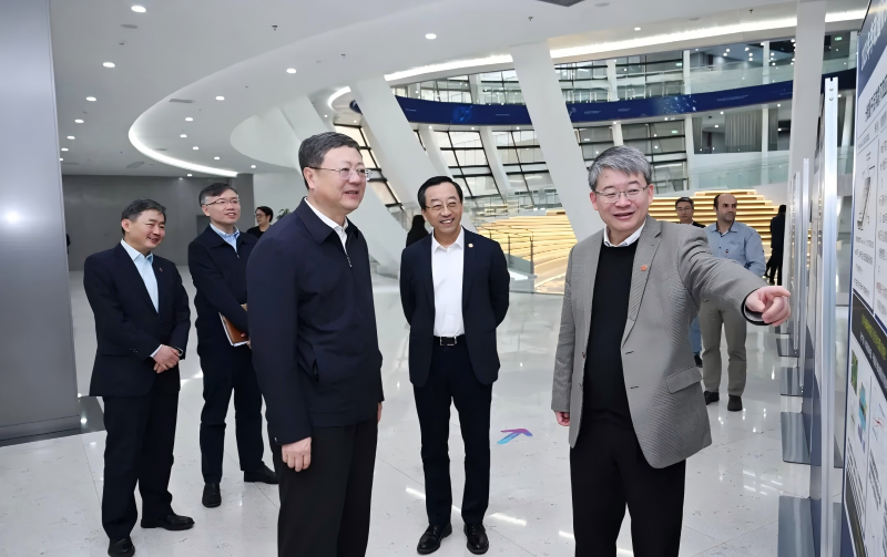 3-2024年1月，上海市委书记陈吉宁调研李政道研究所.png