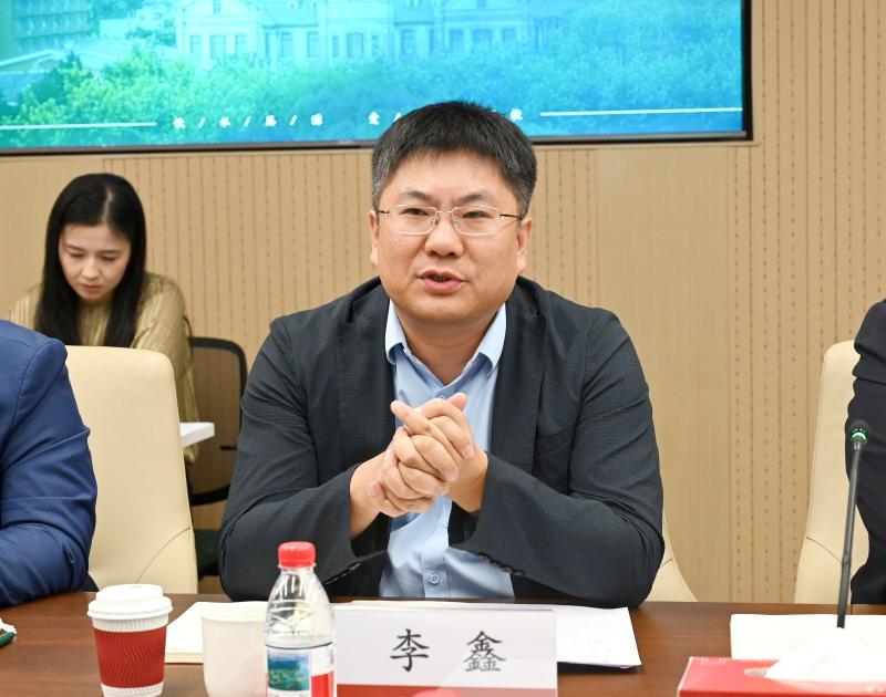李鑫.jpg