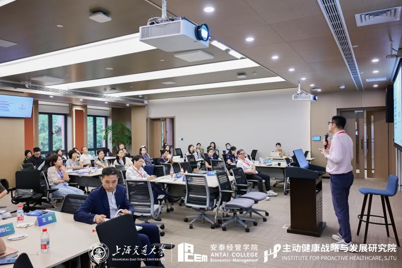 12分论坛三.jpg