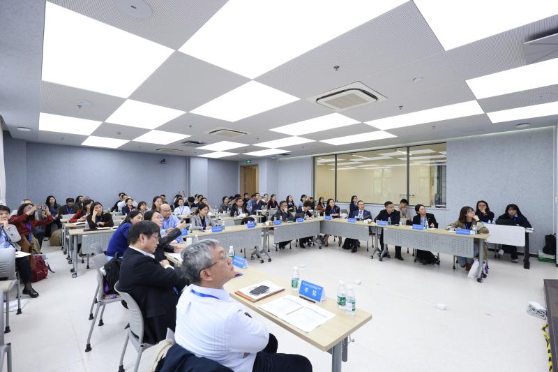 20251101_190150_522.jpg 分论坛一.jpg