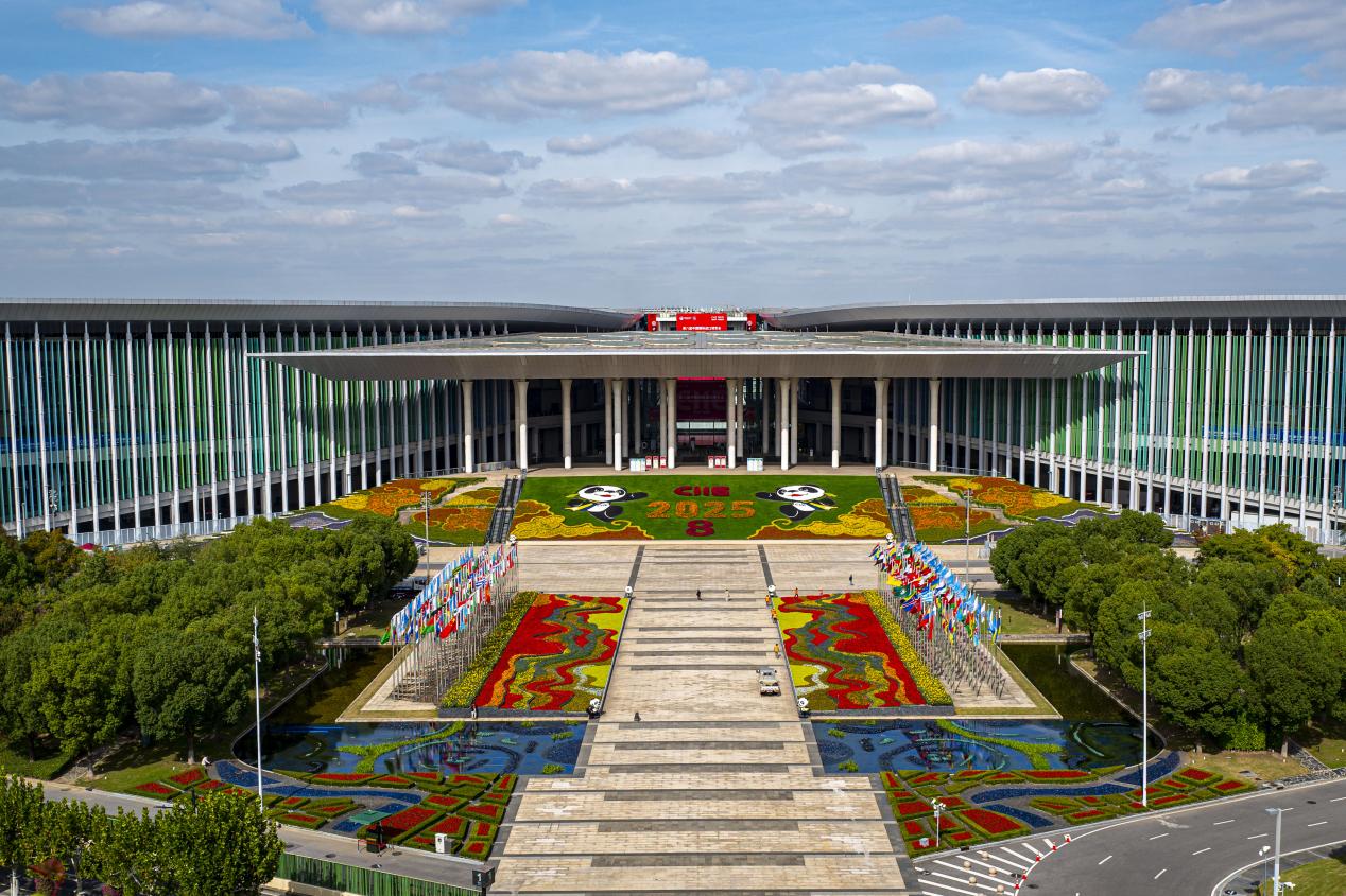 在上海，共赴“进博之约”