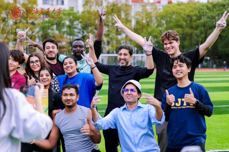 20251106_140614_507.jpg NYX_8324-opq4094333701.jpg