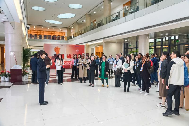 20251107_150458_168.jpg 馆内参观.jpg