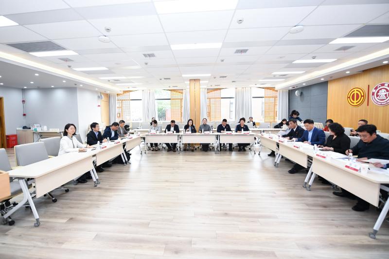 20251110_155129_754.jpg 室内合影.jpg