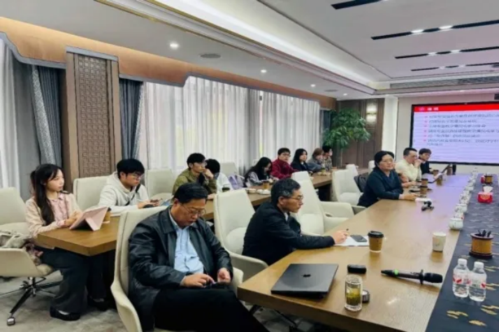 Screenshot 2025-11-25 at 15-04-03 【教育思想大讨论】人文学院举行教育思想大讨论暨2025年秋季学期本科教学质量检查师生座谈会.png