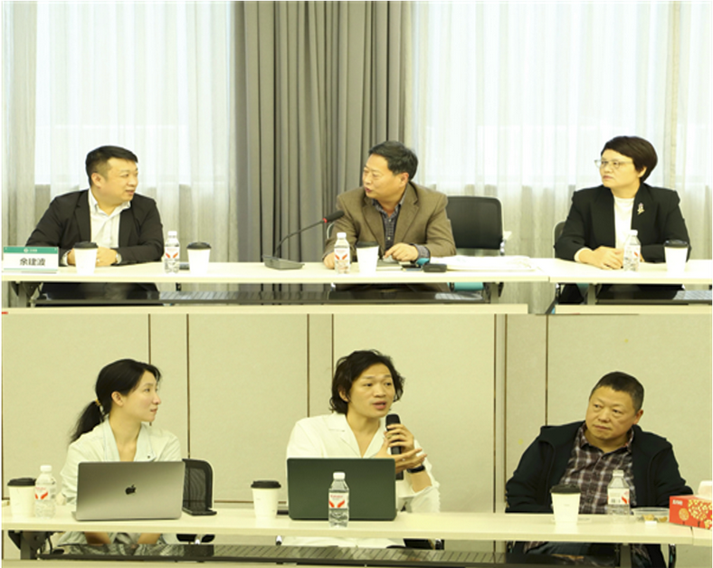 Screenshot 2025-11-25 at 15-06-35 【教育思想大讨论】人文学院召开智慧课程建设专题研讨会.png