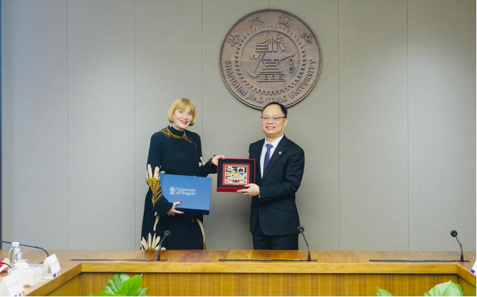 校领导会见英国格拉斯哥大学副校长一行