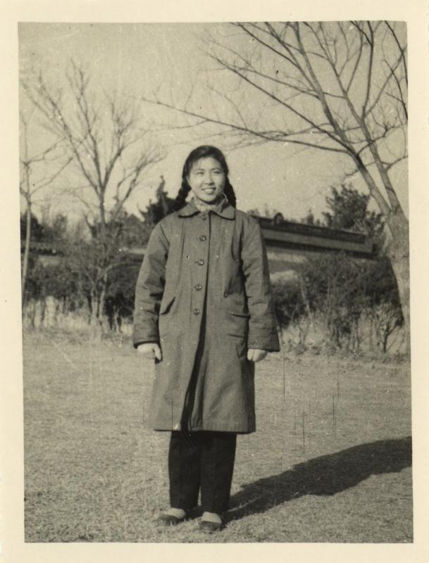 20260706_190553_353.jpg 【图07】1960年葛雪芝摄于上海桂林公园.jpg